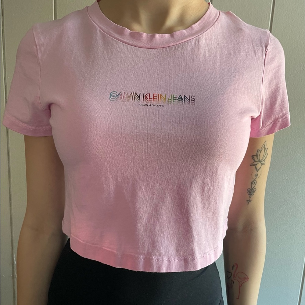 Pink cropped t shirt!!